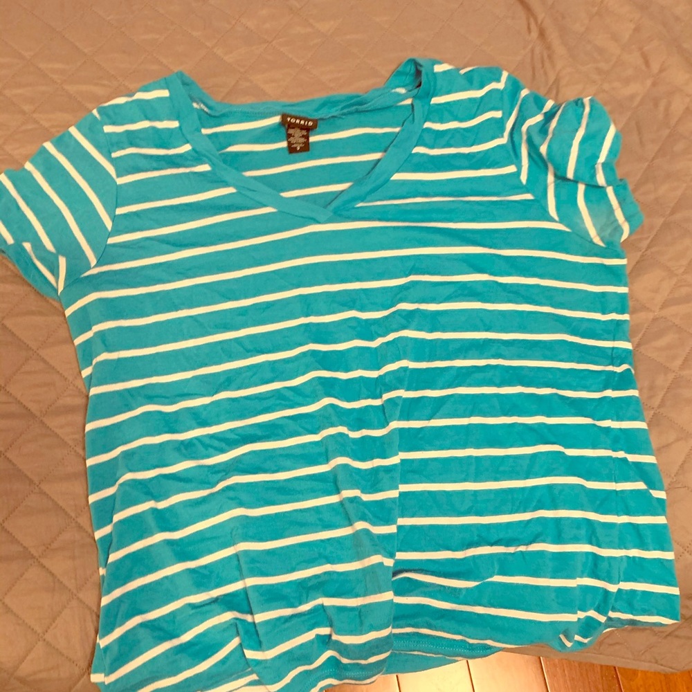 Torrid V neck tee